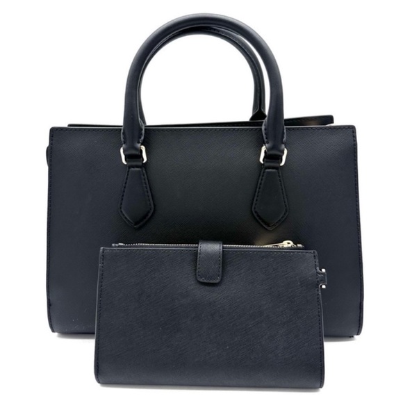 Michael Kors Sheila Medium Center Zip Satchel
Bag & Large Double Zip Wallet - Picture 9 of 16